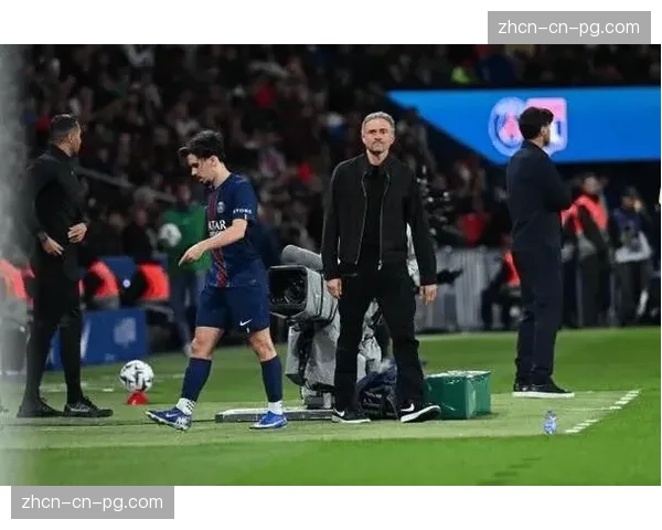 维蒂尼亚伤退，巴黎中场核心被迫提前离场